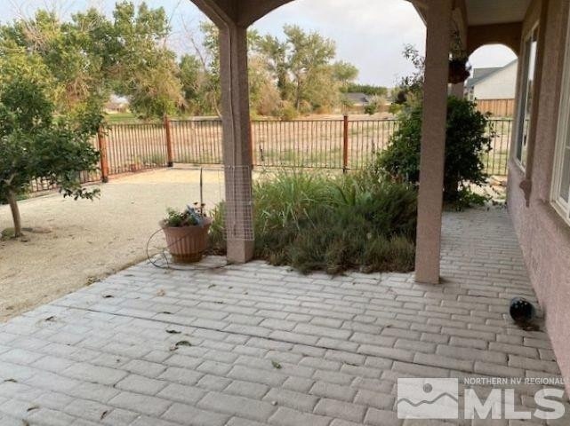 Building Photo - 752 Divot Dr