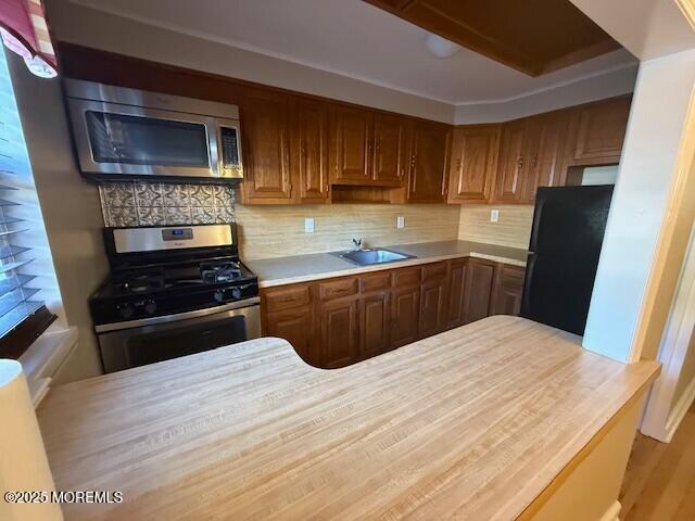 Building Photo - 82 Manor Dr