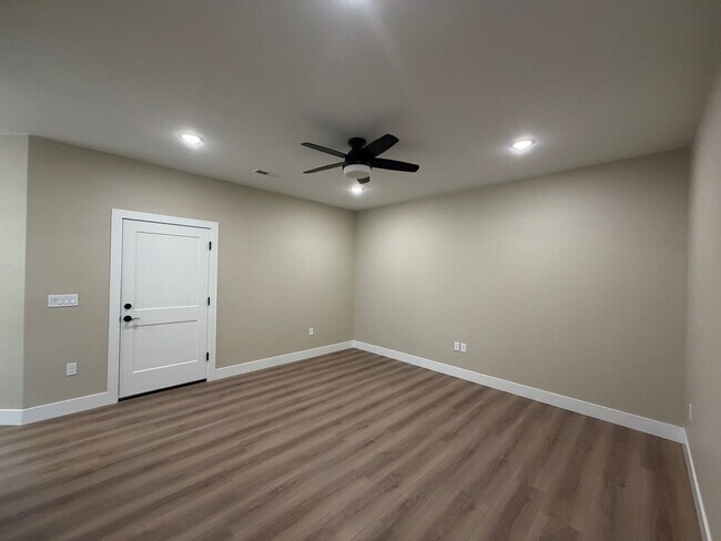 Building Photo - 2121 Carr Rd