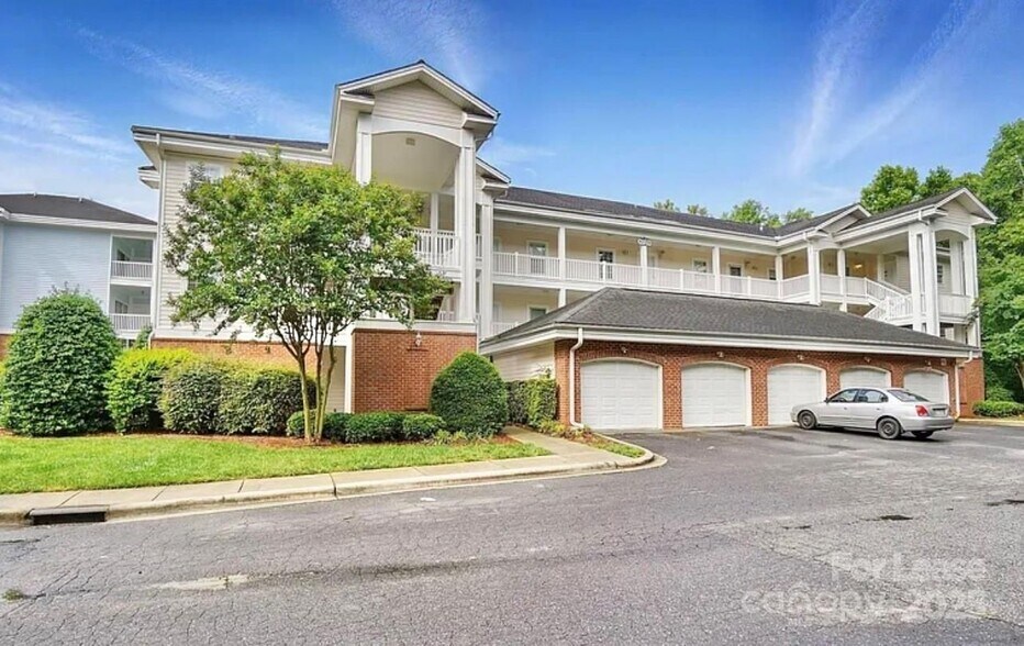 Building Photo - 8731 Coralbell Ln