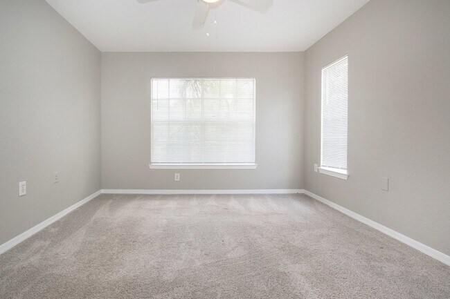 Building Photo - 2 Bedroom Condo in Lakewood Ranch