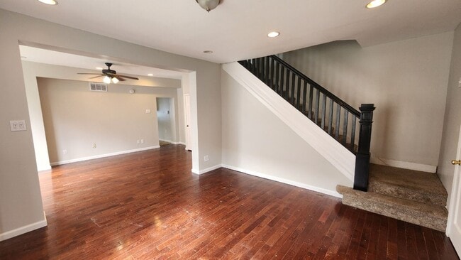 Building Photo - Corner 1st and 2nd flr. unit with central ...
