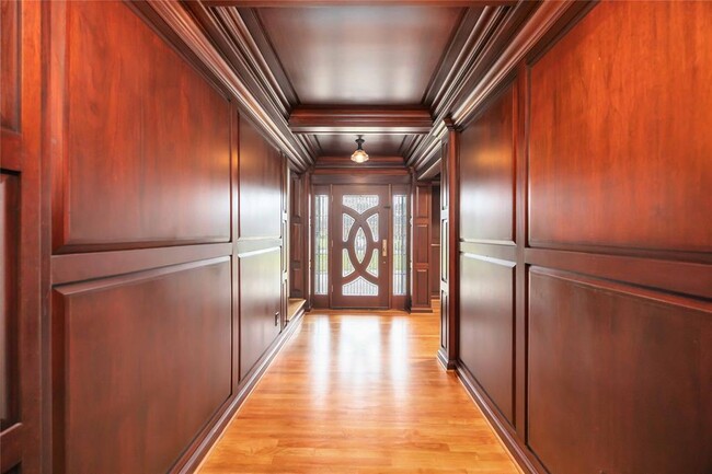 Building Photo - 4031 Fernwood Dr