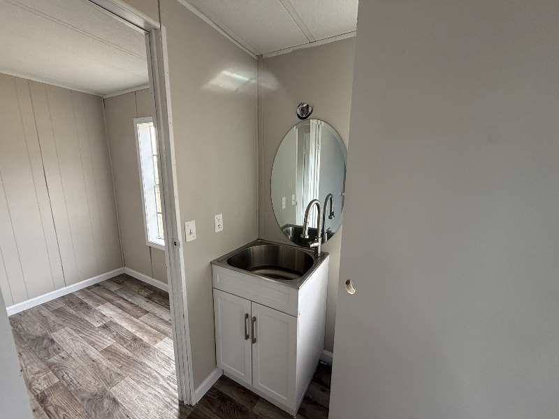 Building Photo - 80 Redwood Ln