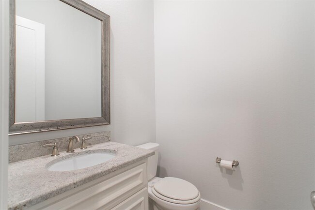 Building Photo - 16 Clearview Terrace Pl