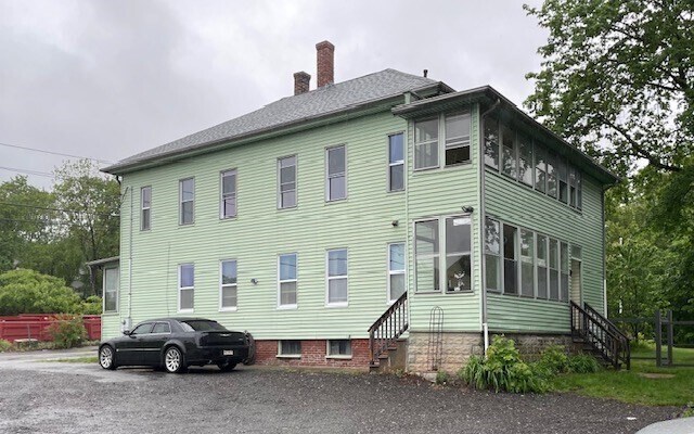 Building Photo - 209 Sterling St