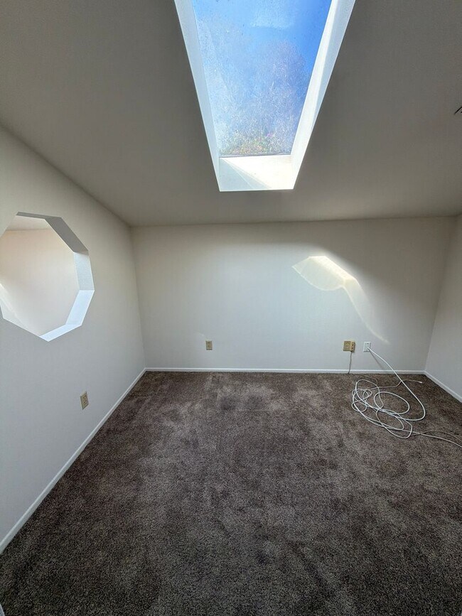 Building Photo - 227 Jesmary Ln