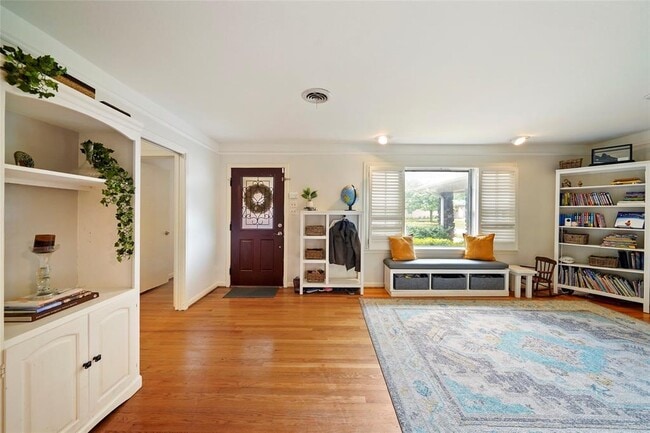 Building Photo - 6218 Wynnwood Ln