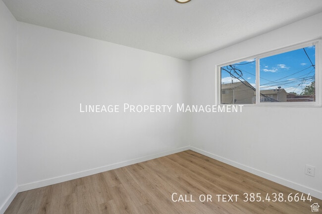 Building Photo - 284 Downington Ave S