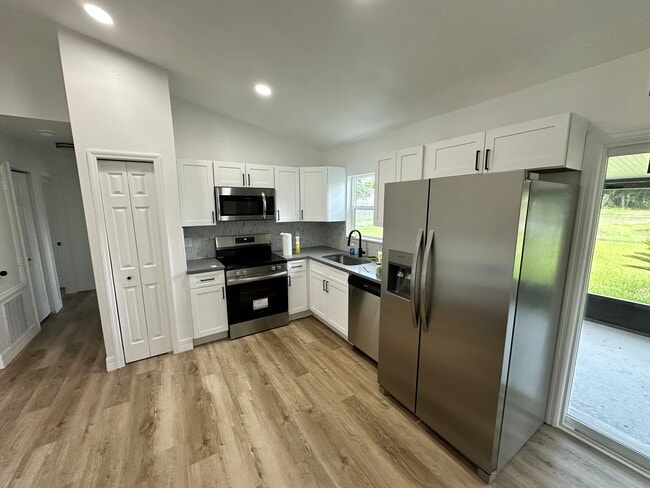 Building Photo - 2517 Oak Hollow Dr