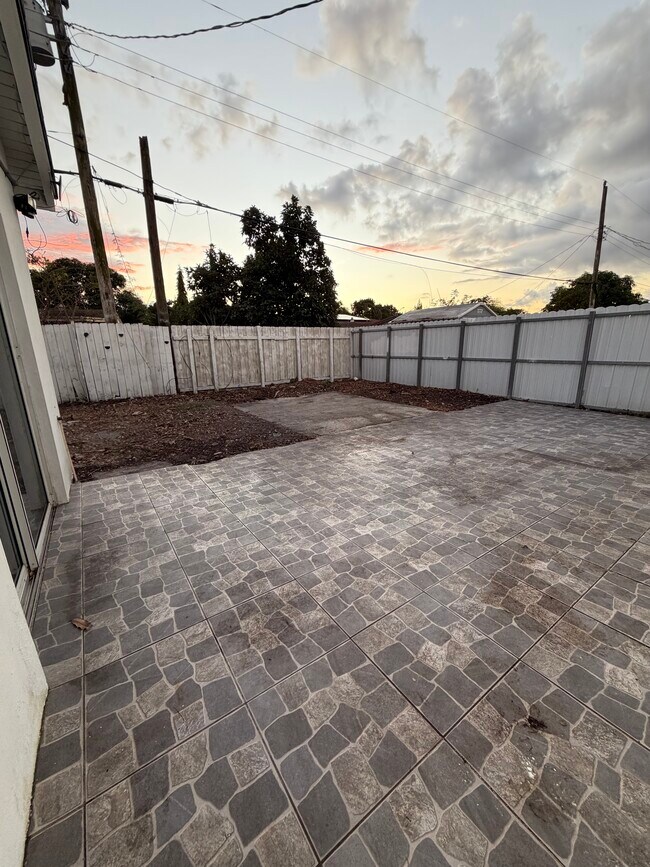 Building Photo - 8900 NW 33rd Avenue Rd