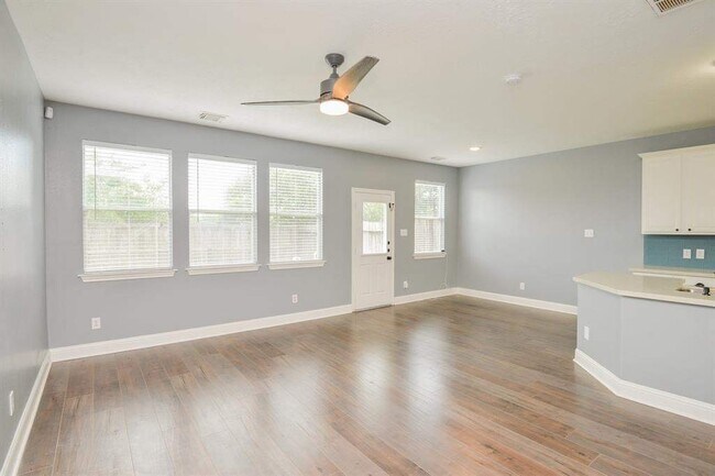 Building Photo - 8755 Thistlemoor Ln