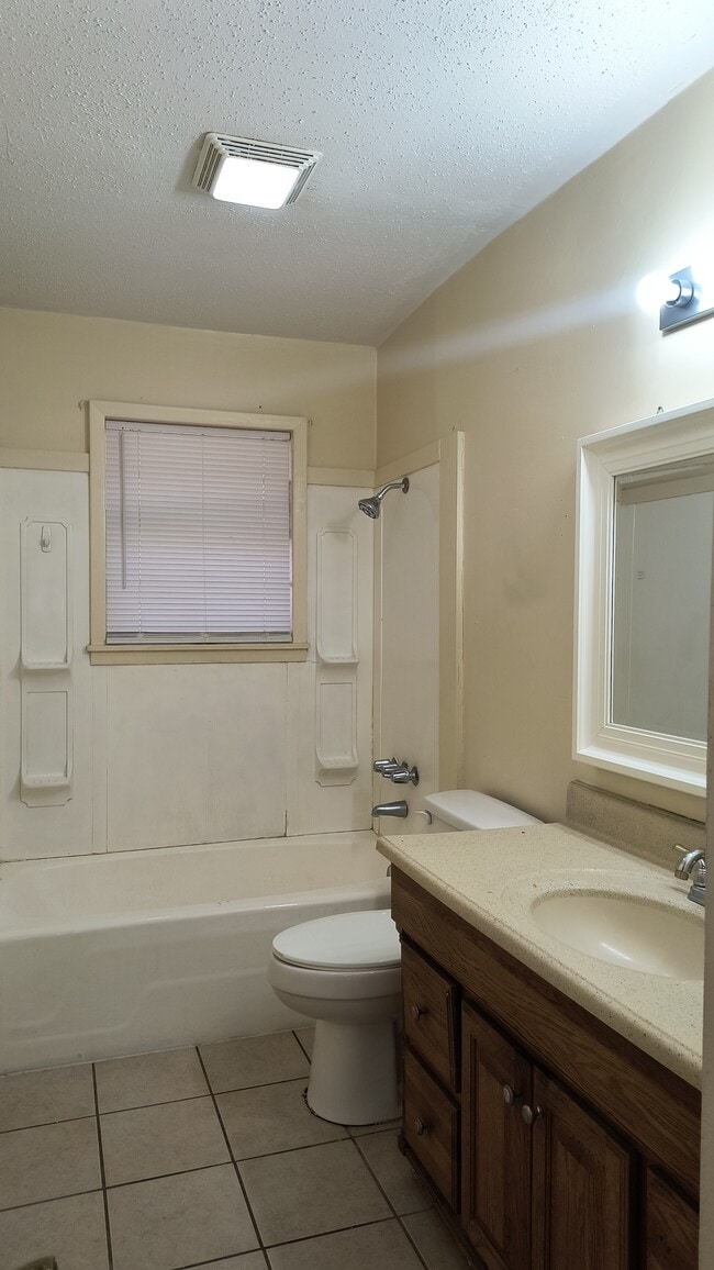 Building Photo - 2313 Starlite Dr