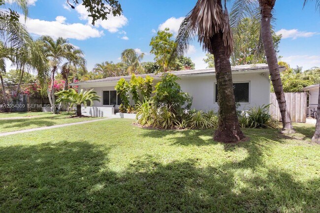Building Photo - 8315 SW 62nd Ct