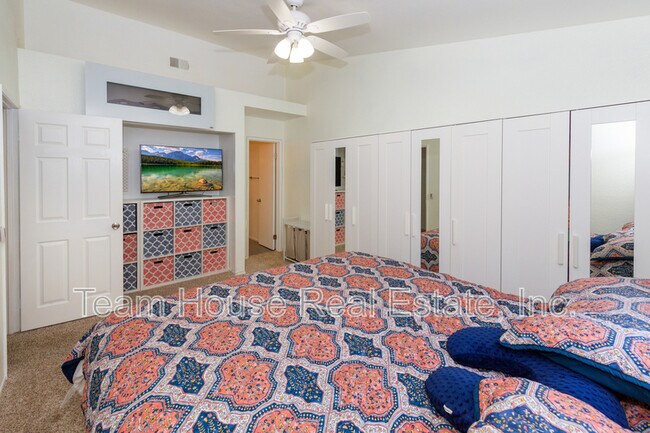 Building Photo - 25146 Steinbeck Ave