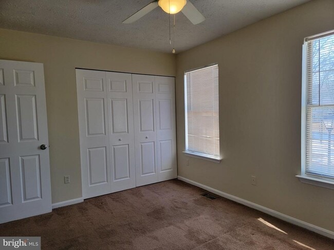 Building Photo - 4197 Drake Ct