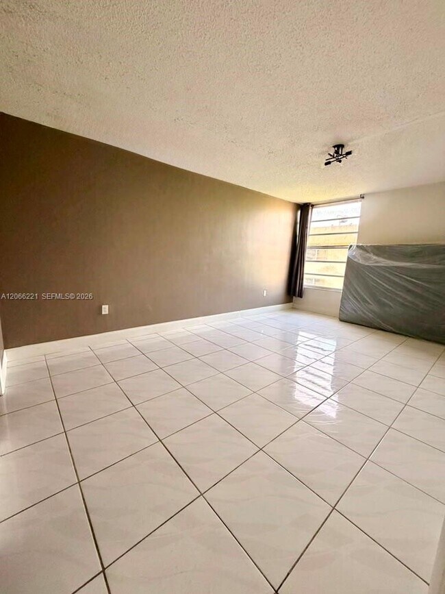 Building Photo - 840 NW 87th Ave