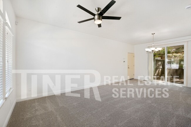 Building Photo - 5418 Washoe St