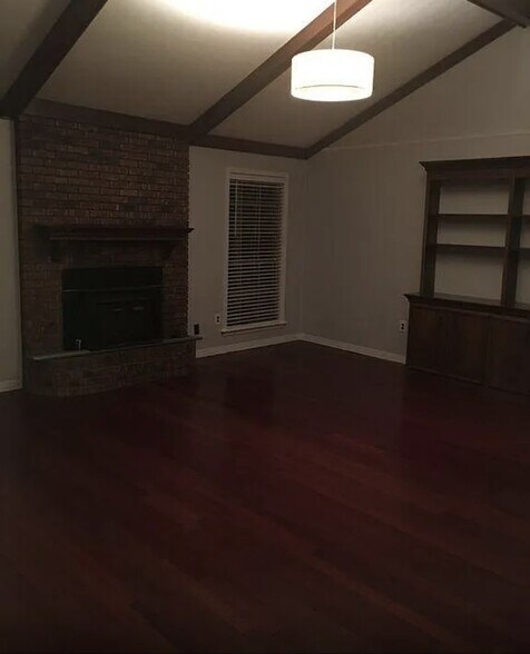 Living Room - 1727 Tanglewood Ct