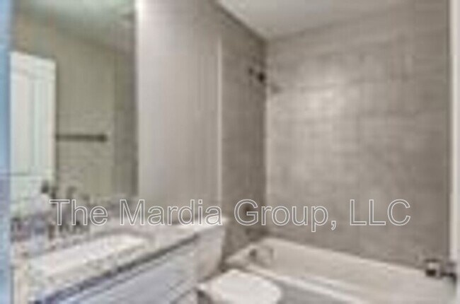 Building Photo - 3258 Wexford Dr