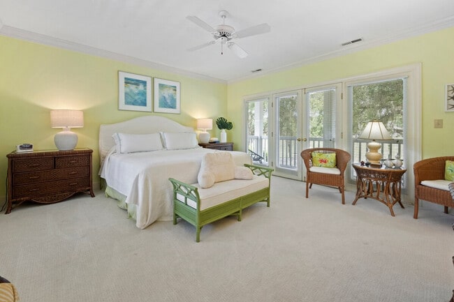 Building Photo - 49 Collins Meadow Dr