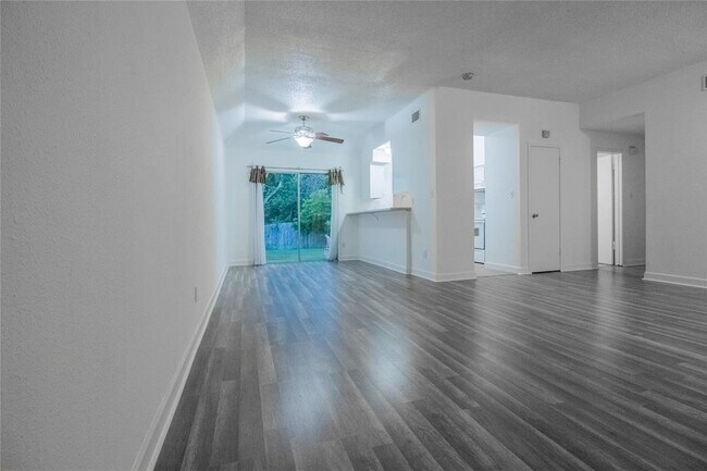 Building Photo - 709 Castle Ridge Rd