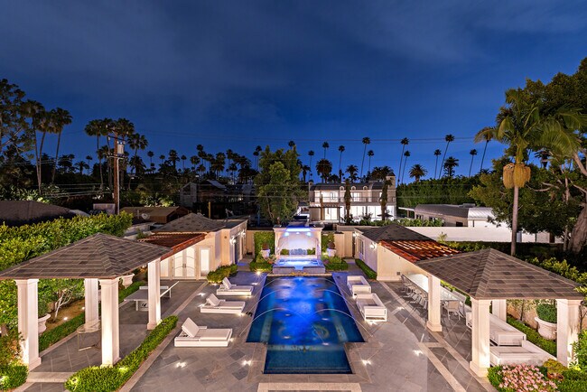 Building Photo - 718 N Rodeo Dr