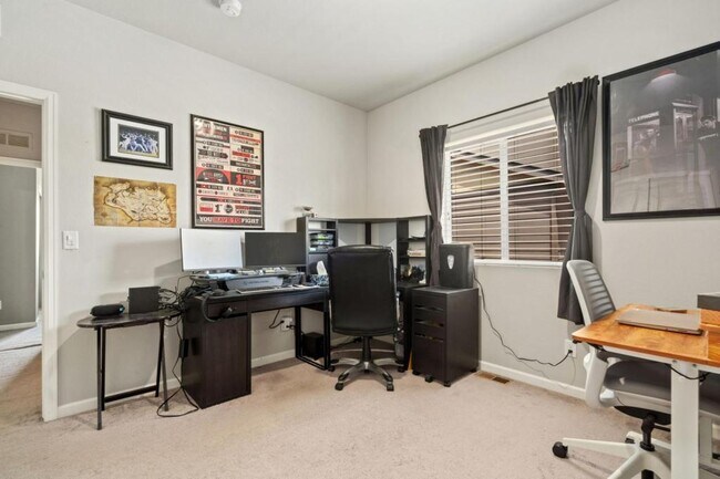 Building Photo - 3046 Crux Dr