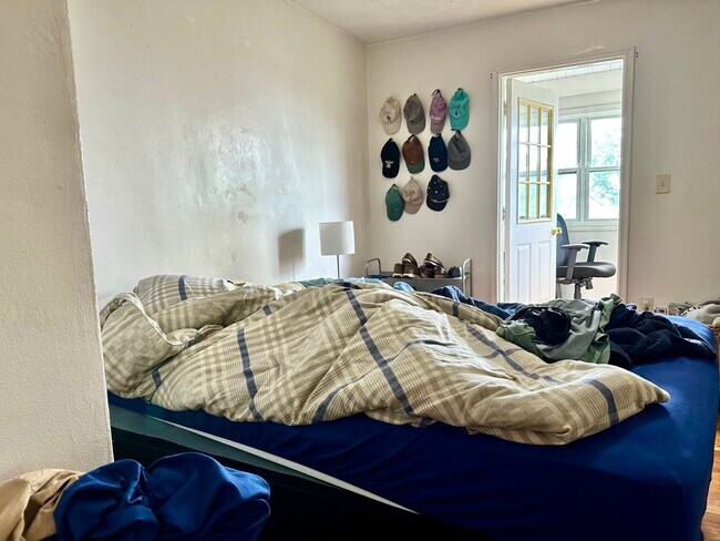 Building Photo - 223 Summer St