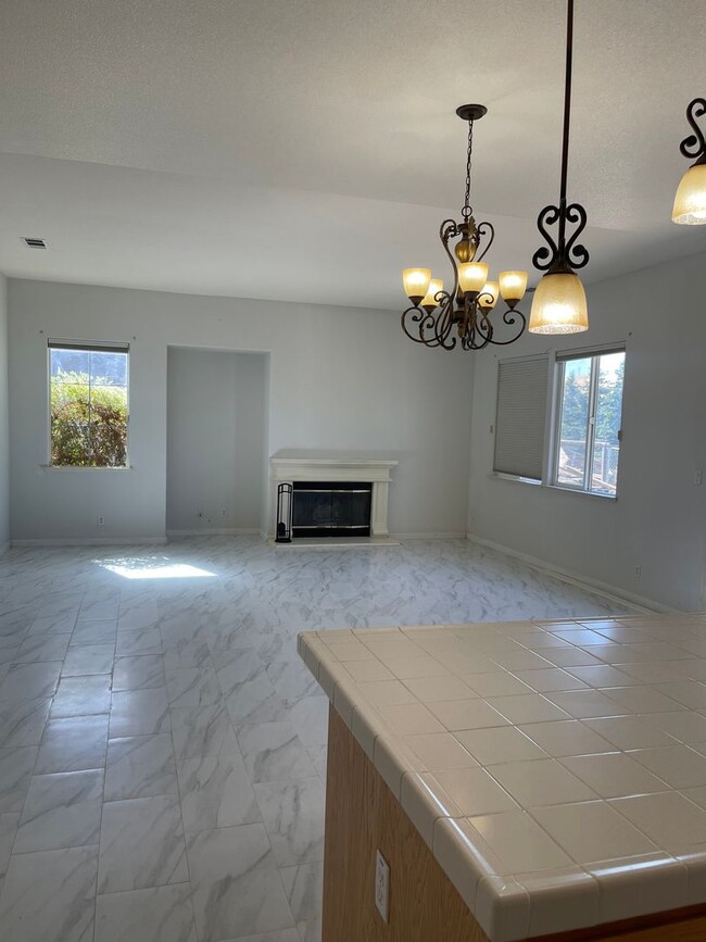 Building Photo - 5-Bedroom, 3-Bathroom Home for Rent on 1-A...