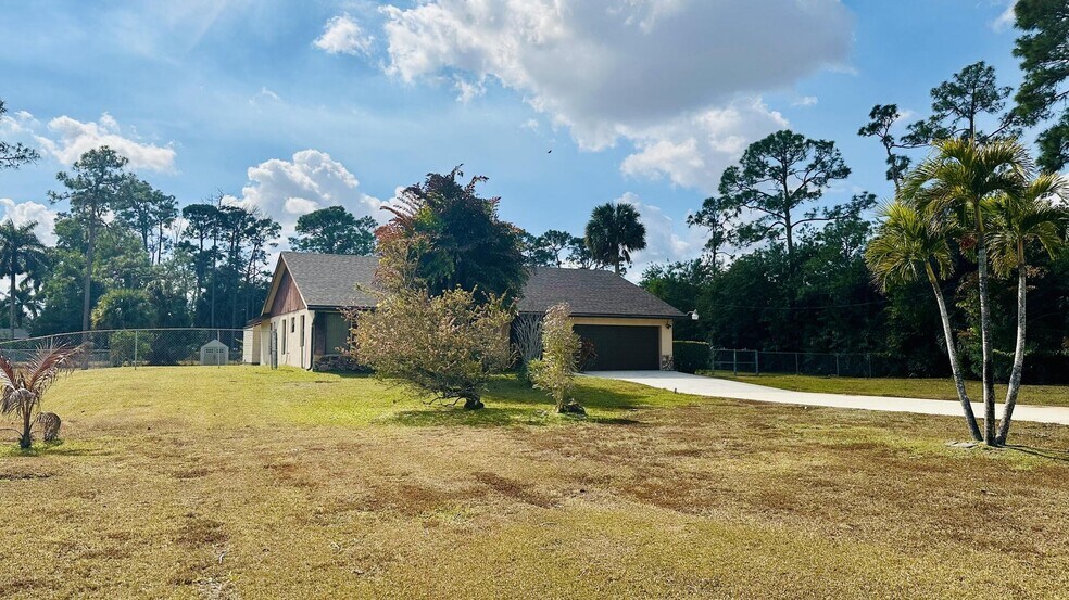Building Photo - 11952 60th St N