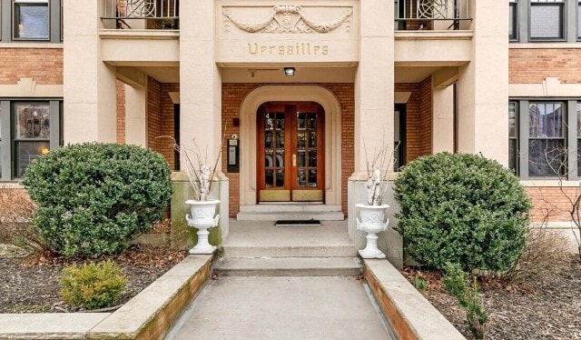 Building Photo - 452 Park Dr