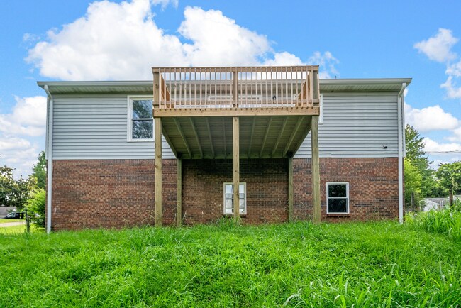 Building Photo - 712 Green Valley Ct