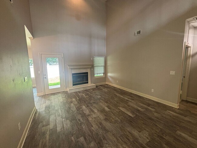 Building Photo - 826 Boulevard of the Champions