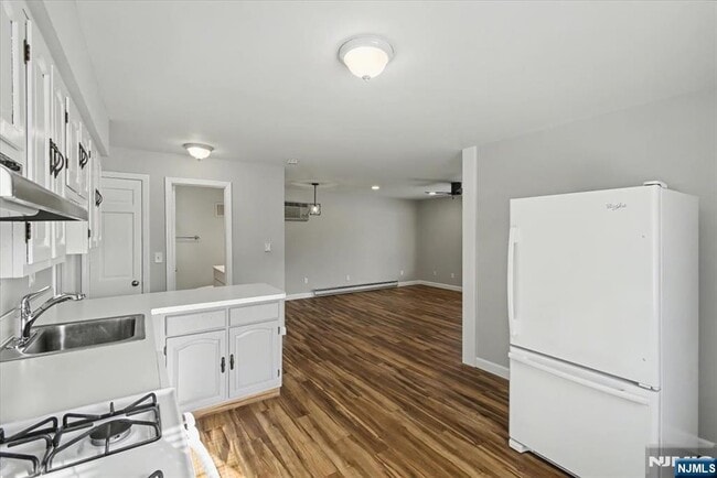 Building Photo - 85 Sheridan Ave