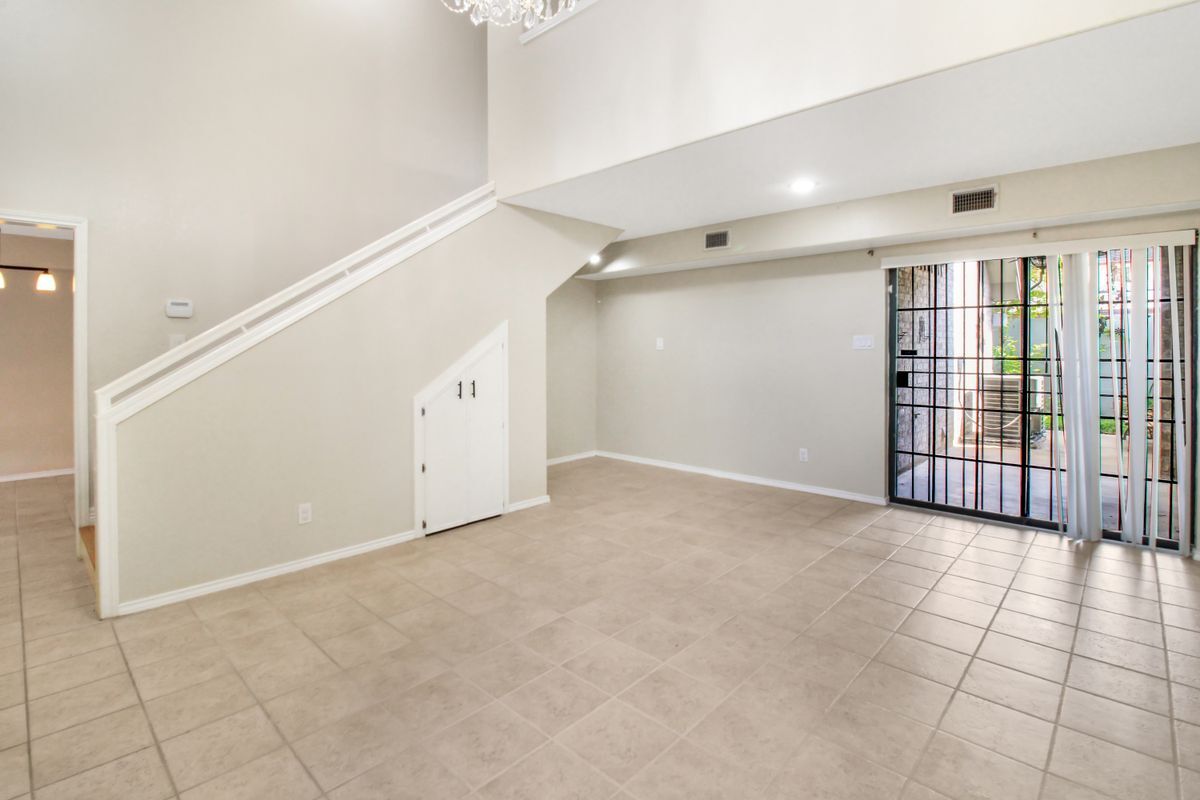 Building Photo - 3113 S Casa Linda St