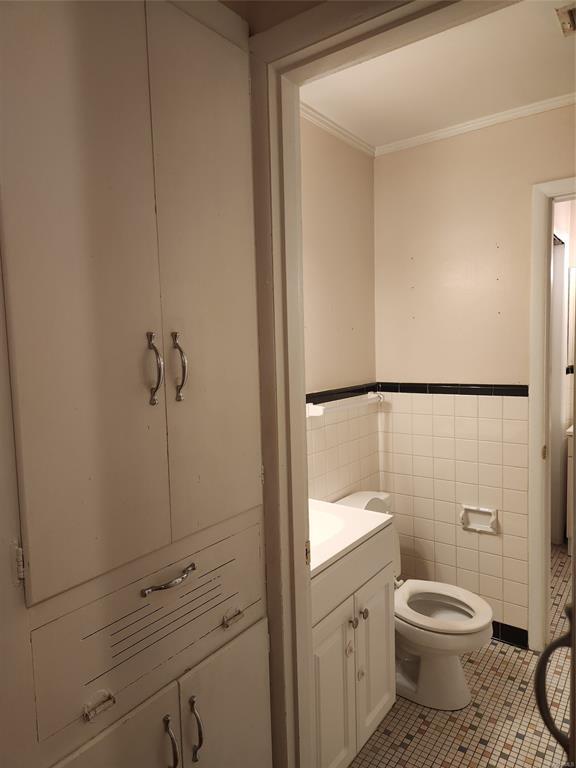 Building Photo - 606 Fairview Ave