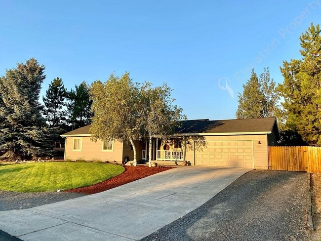 Primary Photo - Coming Soon! UNFURNISHED and Updated Singl...