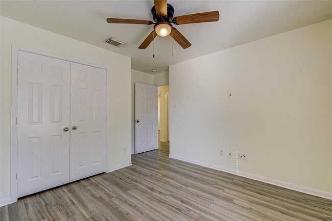 Building Photo - 25211 Clover Ranch Dr
