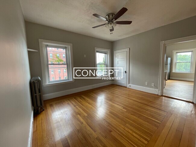 Building Photo - 900 Mass Ave. Unit 8CP