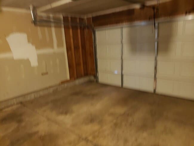 Building Photo - Updated 3 bd 2.5 ba updated home