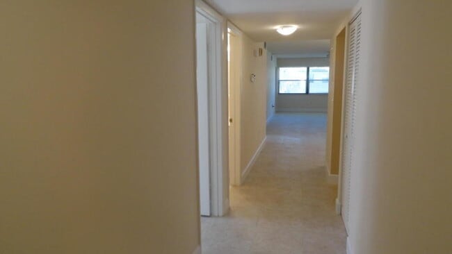 Building Photo - 2018 SW 29th Ct