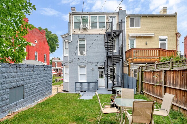 Real Exterior - 451 Park Rd NW