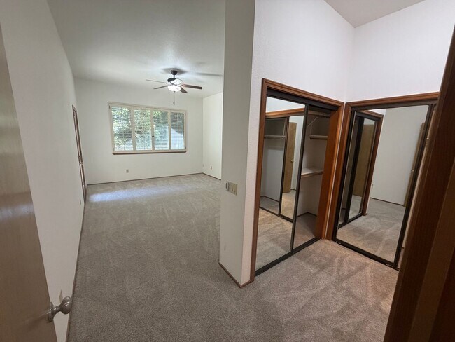 Building Photo - 4 bedroom | 2 bathroom | Gold River home