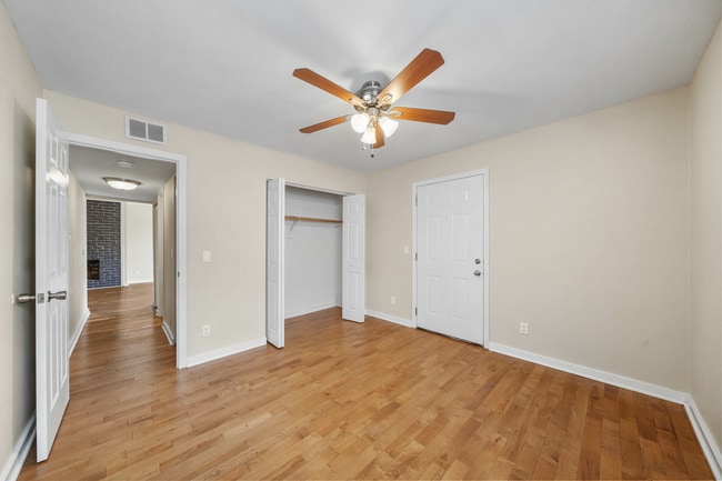 13-Project 3930 Warwick Blvd-6.jpg - Warwick Gardens | Renovated with Serene Courtyard