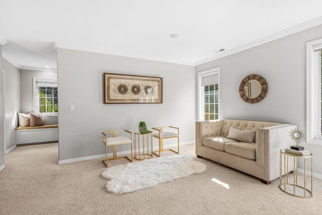 Building Photo - Luxury 4 bed 4 bath home in Lakemont, Bellevue