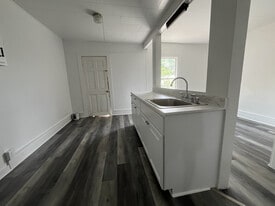 Building Photo - 20 Livingston St