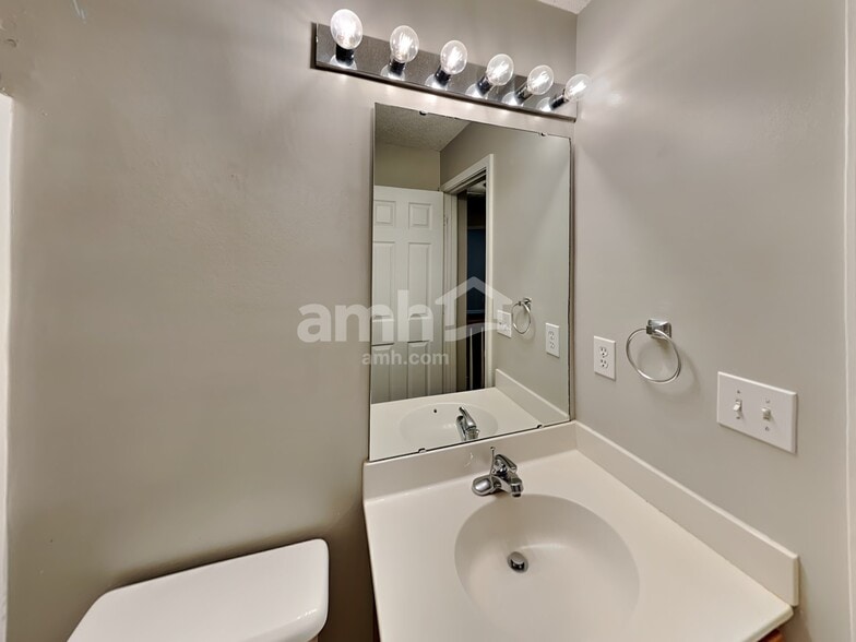 Building Photo - 12505 Britton Wood Pl