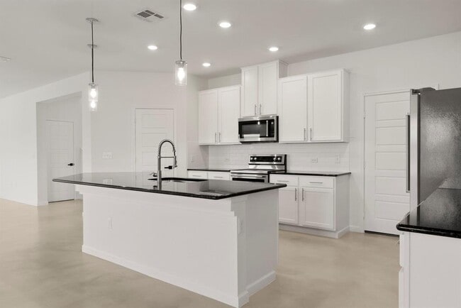 Building Photo - 7400 Lowery Xing