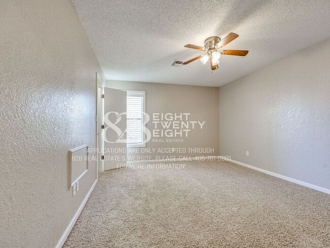 Building Photo - Spacious 2 Bed/2 Bath Townhome Duplex Available NOW in Moore, OK!